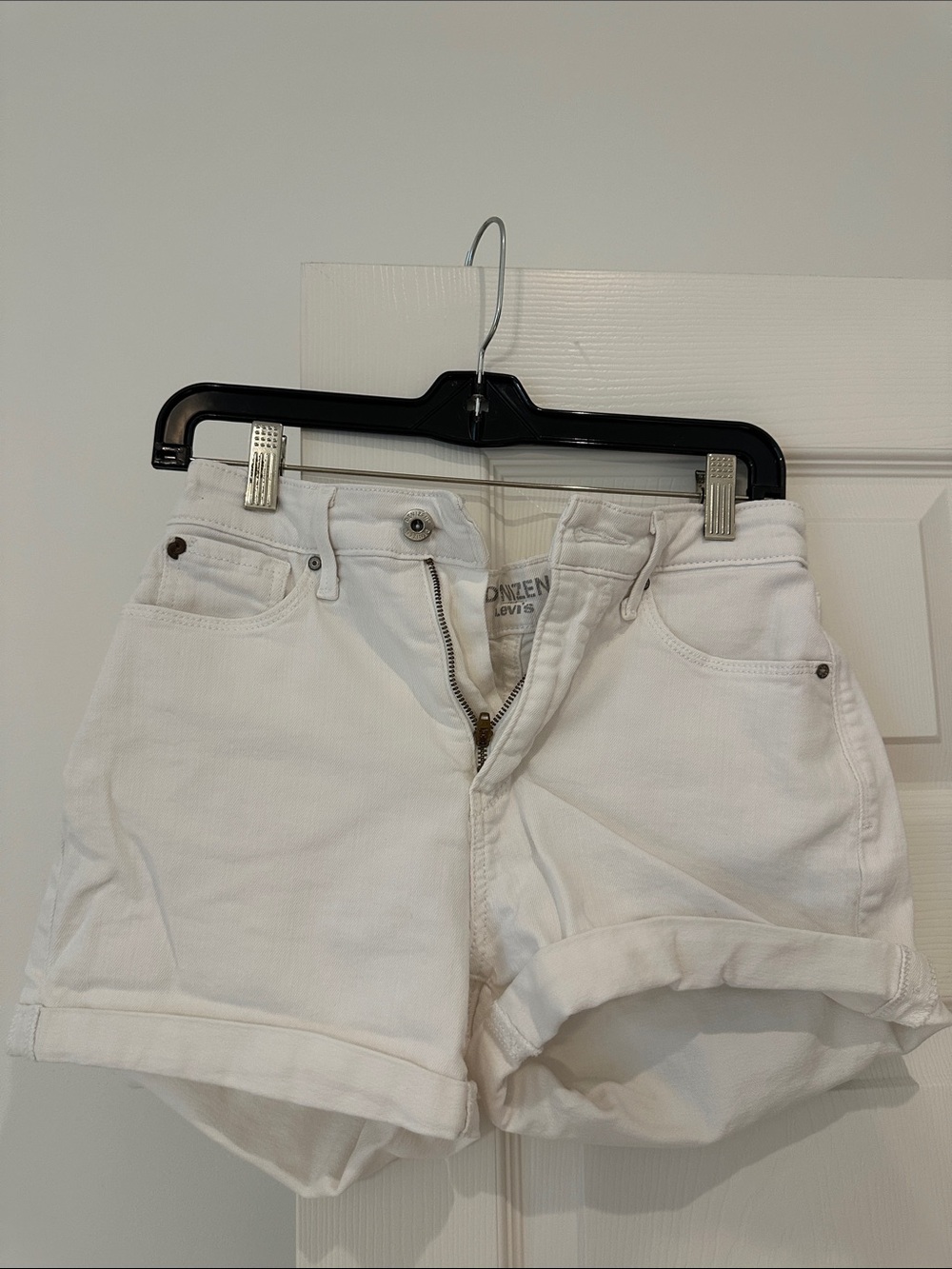 Levi’s White Women's Denim Roll-Cuff Shorts
